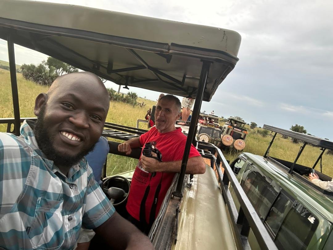 Travelmonke guide with guests on a game drive